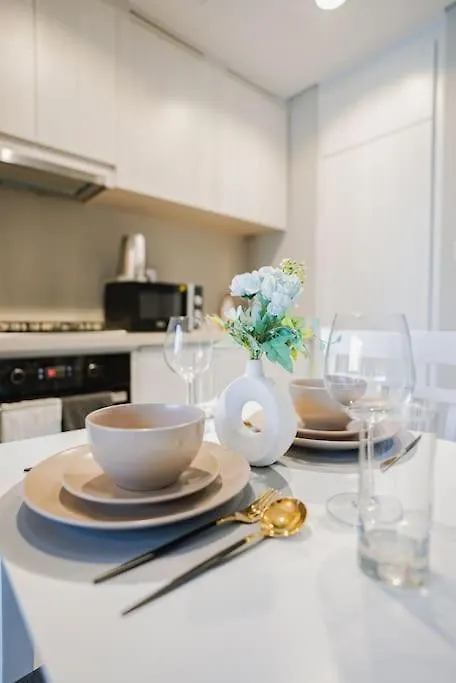Luxury 1Br Apartment Close To Burj Khalifa Dubaj Zjednoczone Emiraty Arabskie